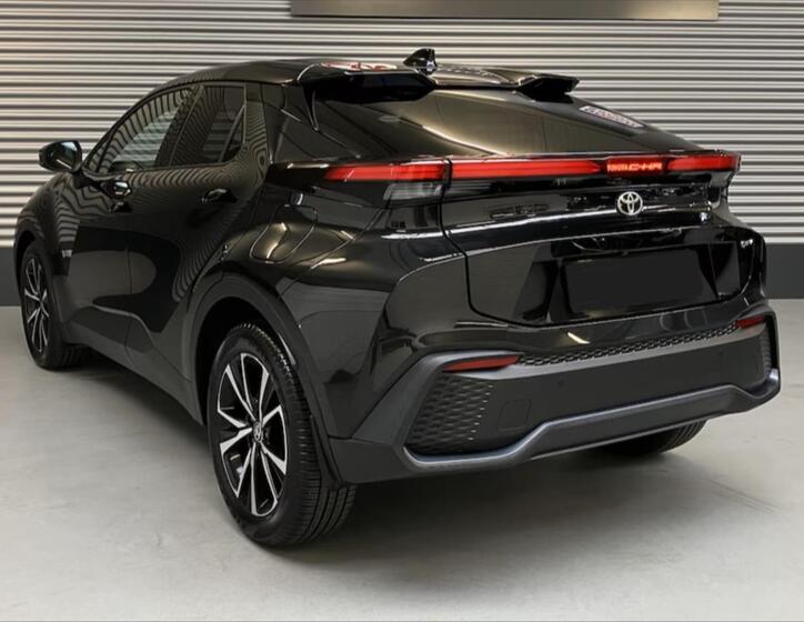 Toyota C-HR 4