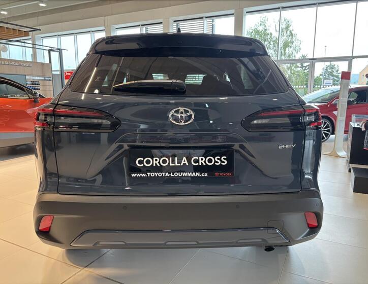 Toyota Corolla Cross 6