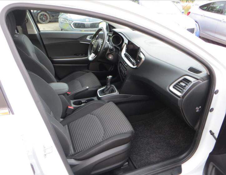 KIA Ceed 10