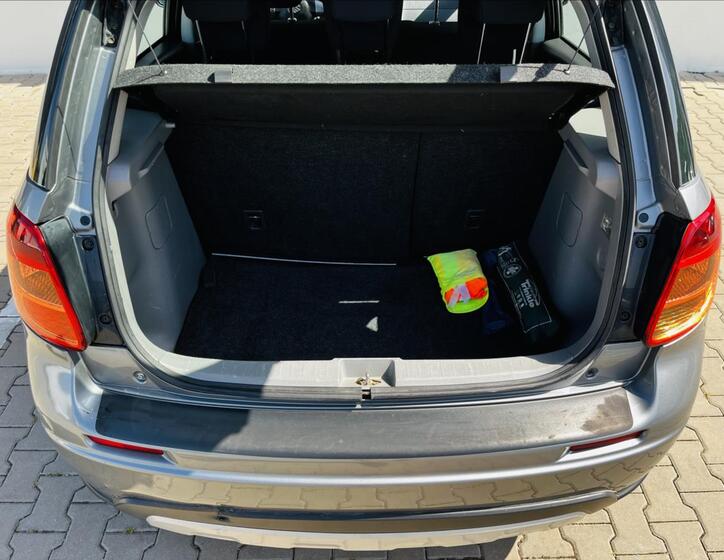 Suzuki SX4 8