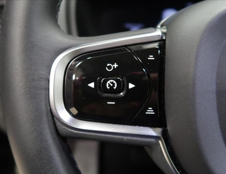 Volvo XC90 25