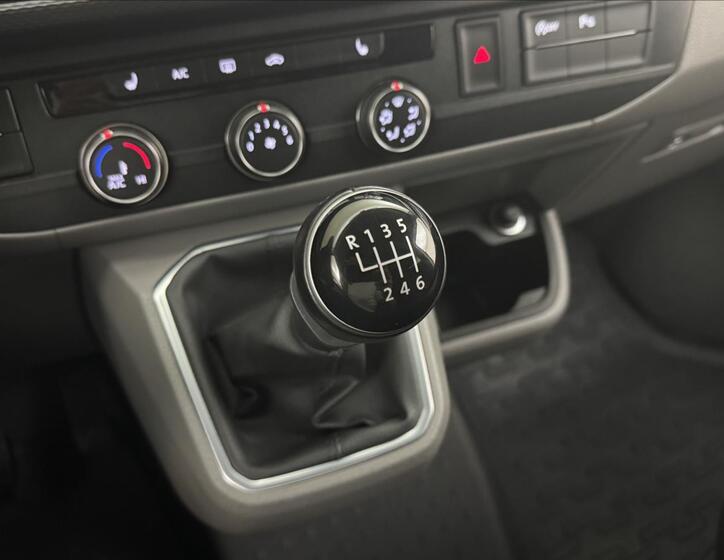 Volkswagen Transporter 24