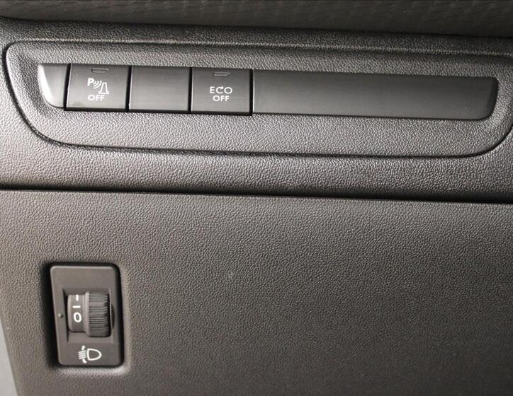 Peugeot 208 16