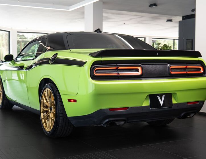 Dodge Challenger 4