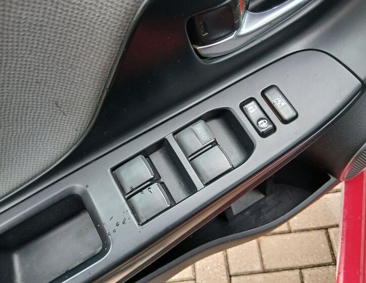 Toyota Yaris 17