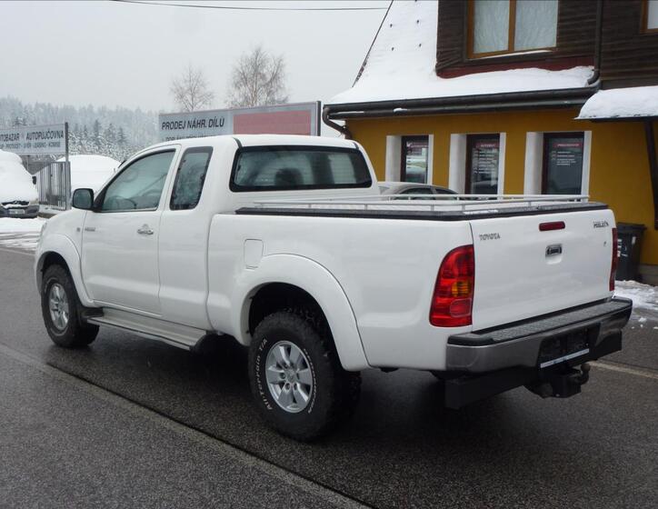 Toyota Hilux 7