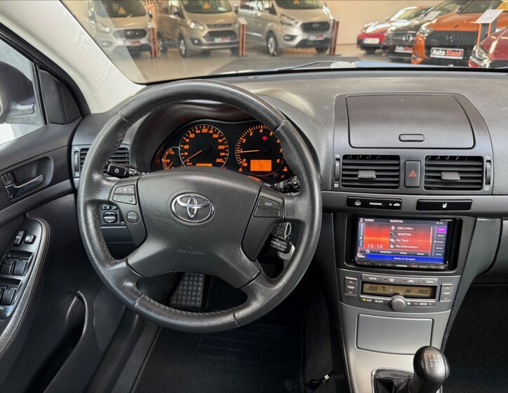 Toyota Avensis 14