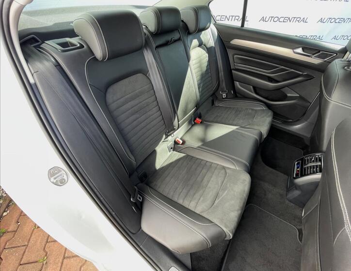 Volkswagen Passat 24