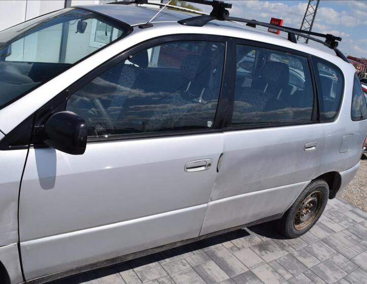 Toyota Picnic 8