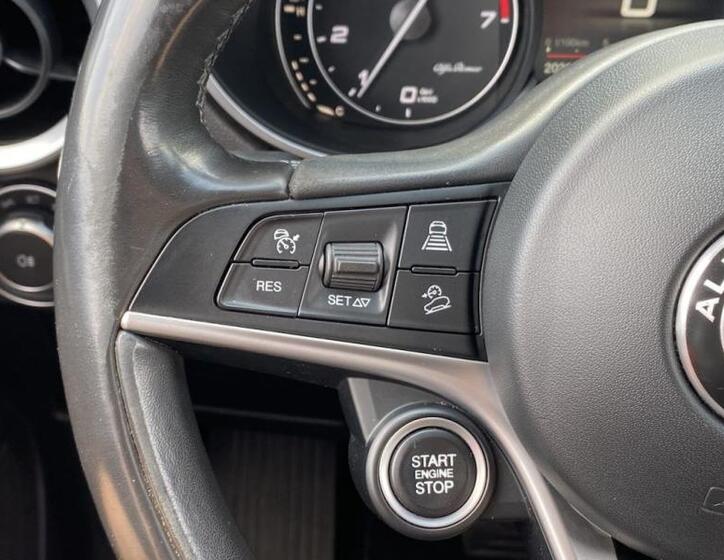 Alfa Romeo Stelvio 19