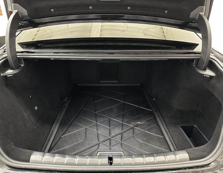 BMW i7 18