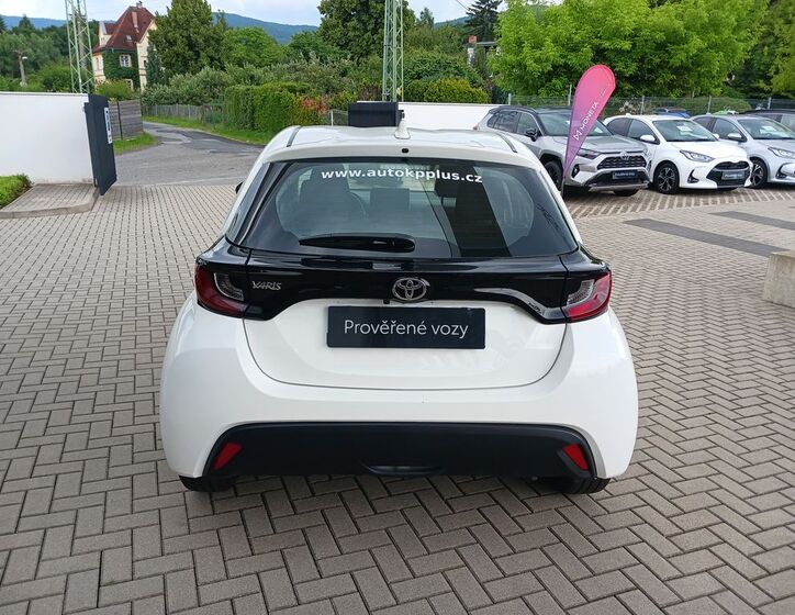 Toyota Yaris 5