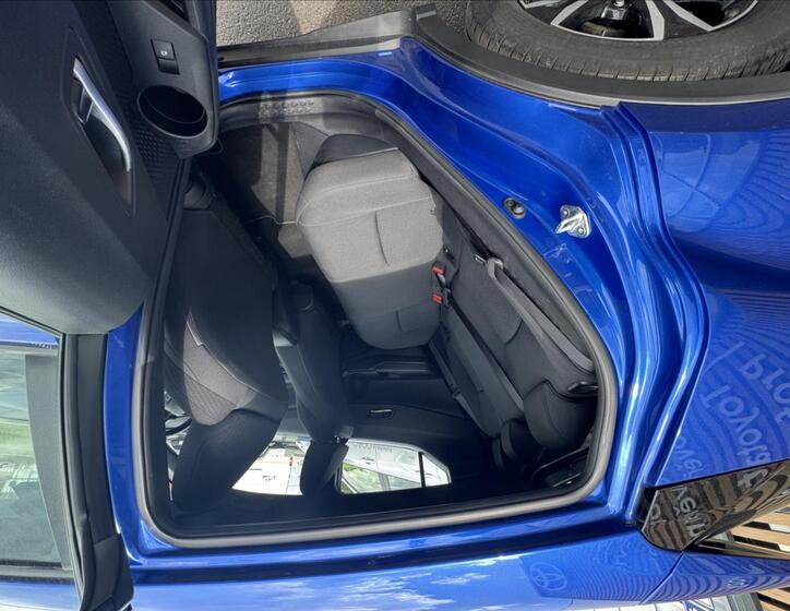 Toyota C-HR 11