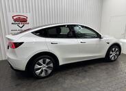 Tesla Model Y 9