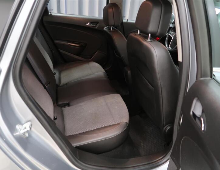 Opel Astra 9