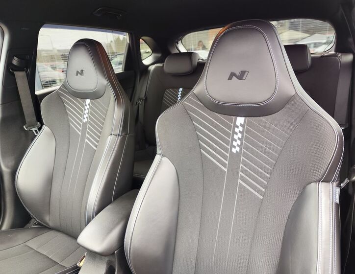 Hyundai i20 15