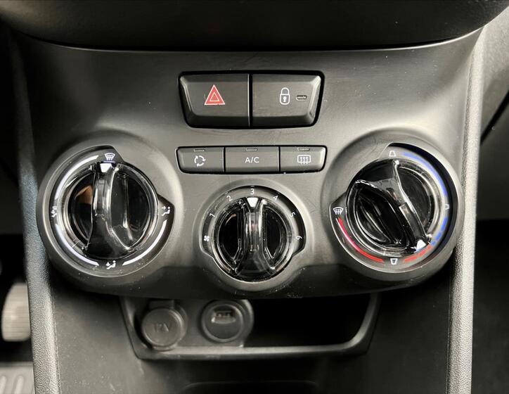 Peugeot 208 15