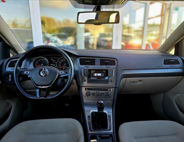 Volkswagen Golf 15