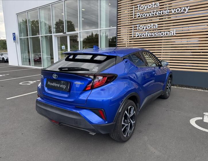 Toyota C-HR 2