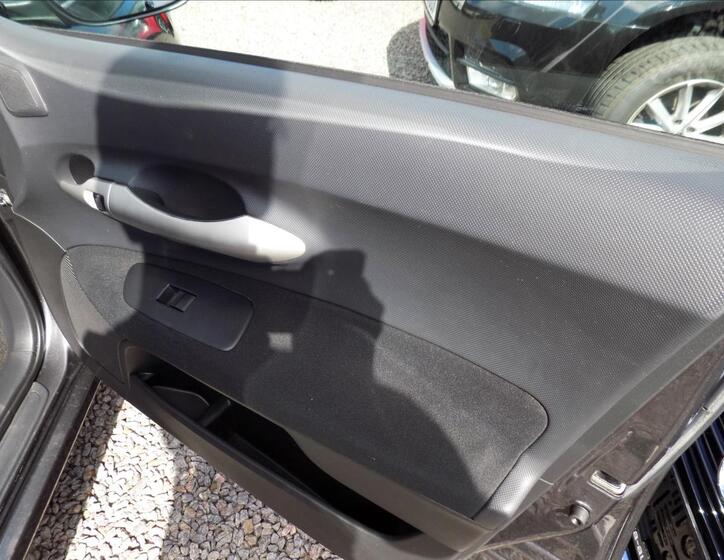 Toyota Auris 23