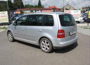 Volkswagen Touran 5