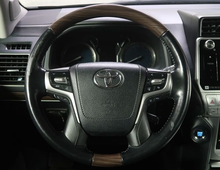 Toyota Land Cruiser 14