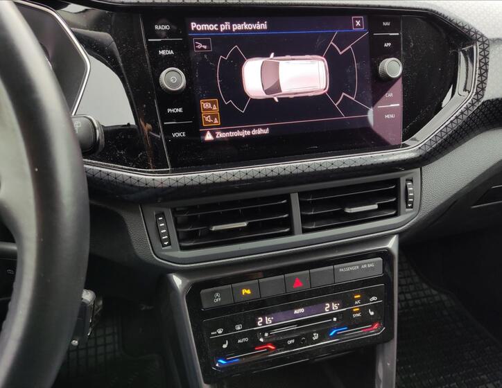 Volkswagen T-Cross 13