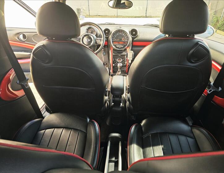 Mini Paceman 27