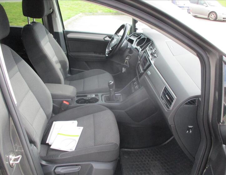 Volkswagen Touran 11