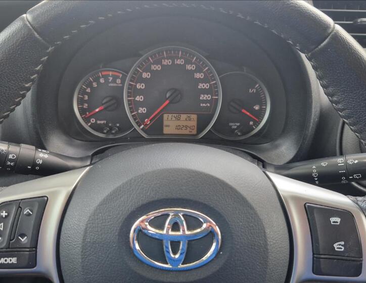 Toyota Yaris 30