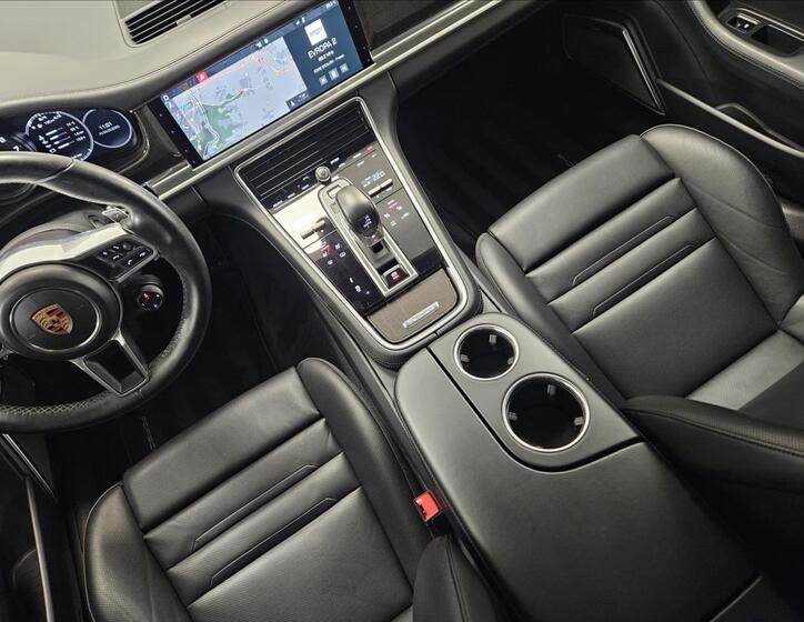 Porsche Panamera 41