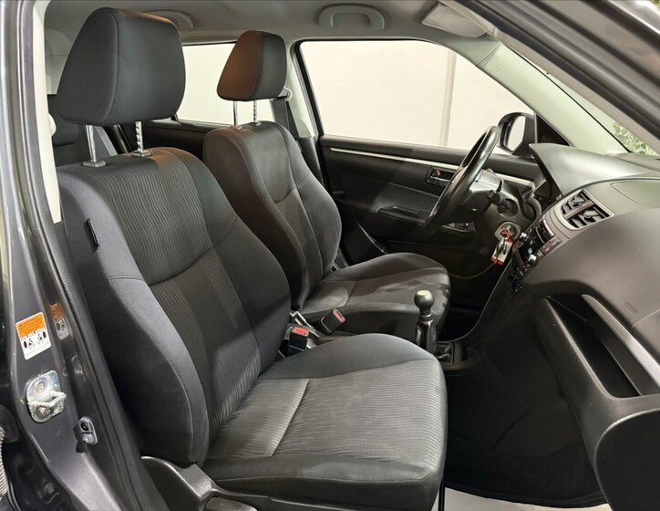 Suzuki Swift 21
