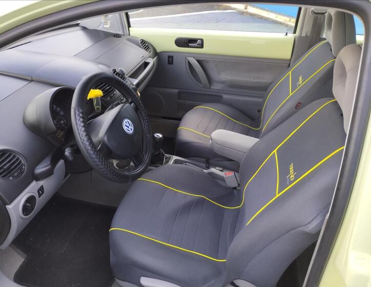 Volkswagen New Beetle 7