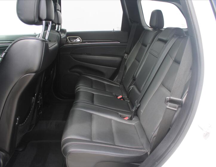 Jeep Grand Cherokee 11