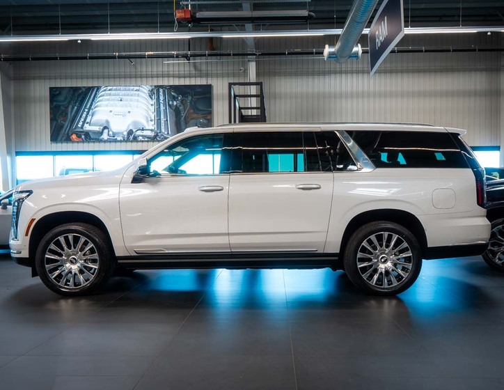 Cadillac Escalade 2
