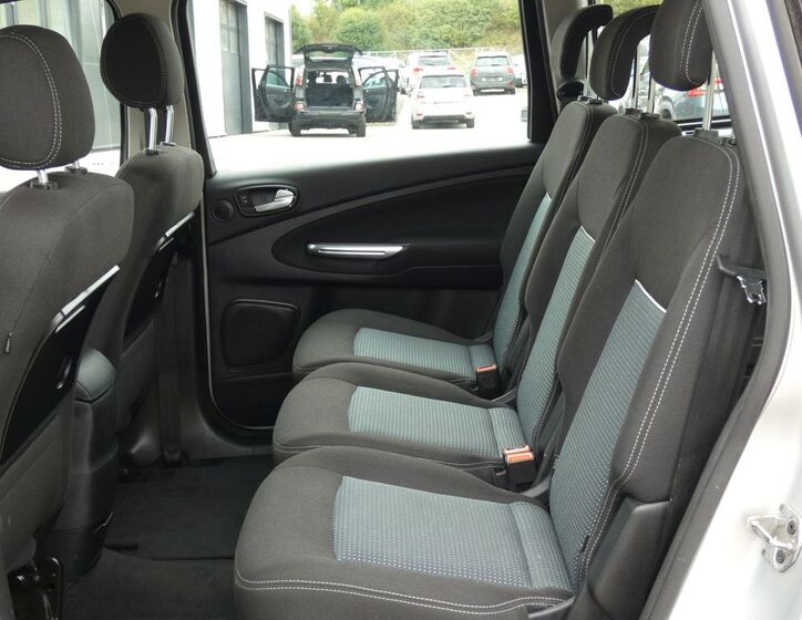 Ford Galaxy 25