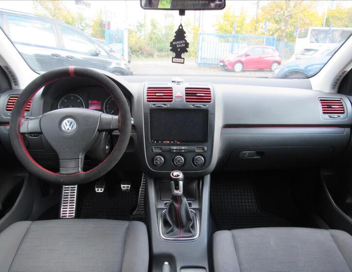 Volkswagen Golf 11