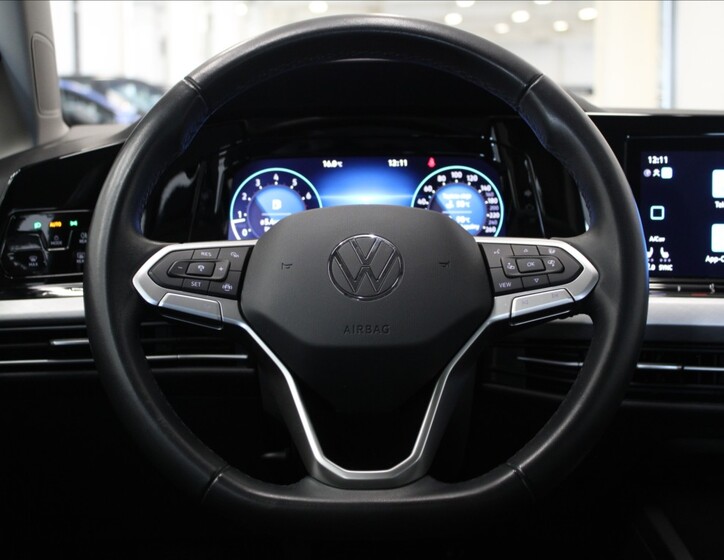 Volkswagen Golf 9