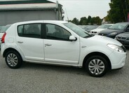 Dacia Sandero 8