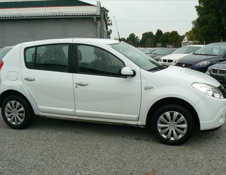 Dacia Sandero 8