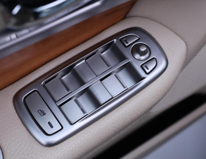 Jaguar XF 16