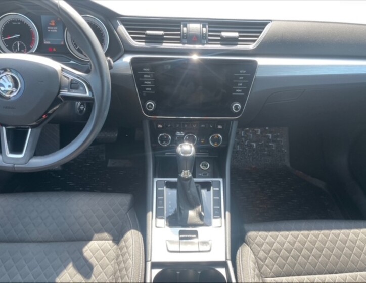 Škoda Superb 10