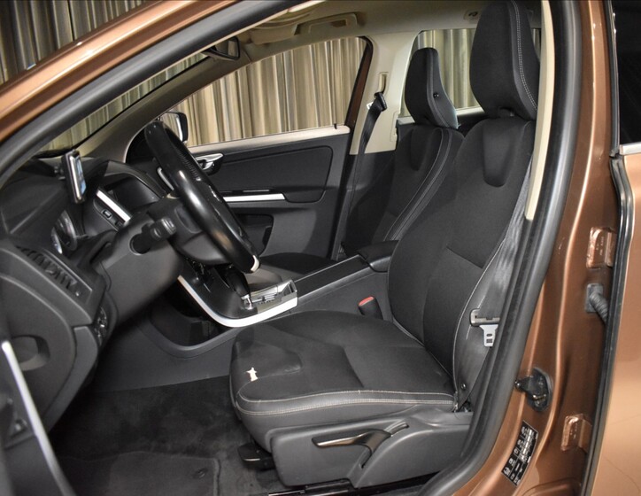 Volvo XC60 8