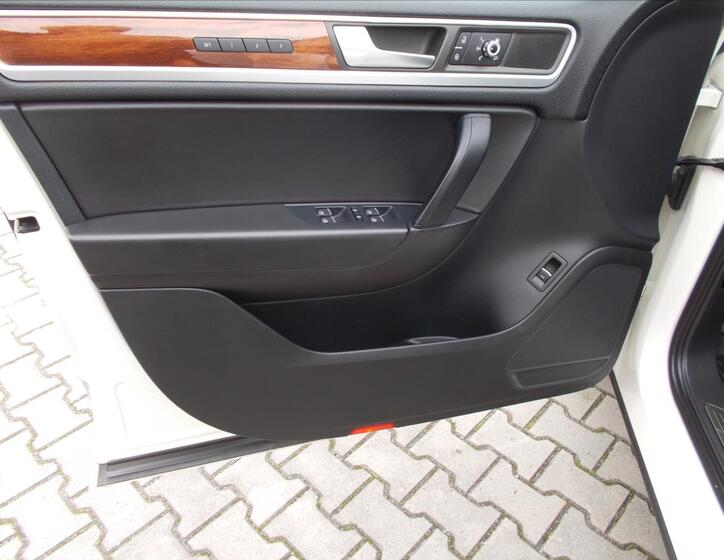 Volkswagen Touareg 30