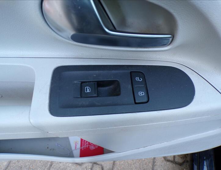 Volkswagen up! 17
