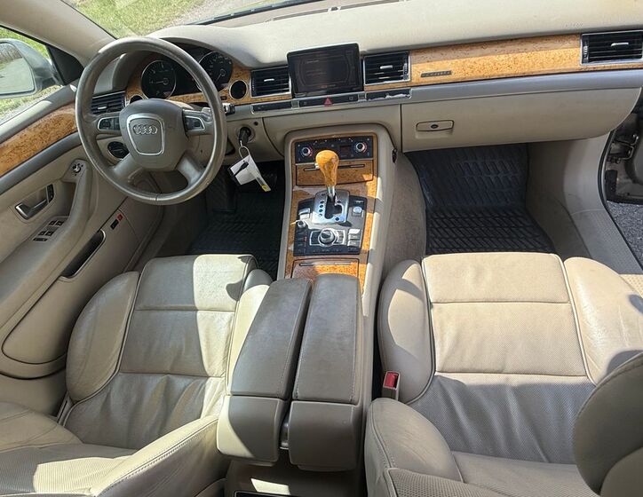 Audi A8 11