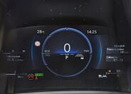 Lexus LM 350h 15