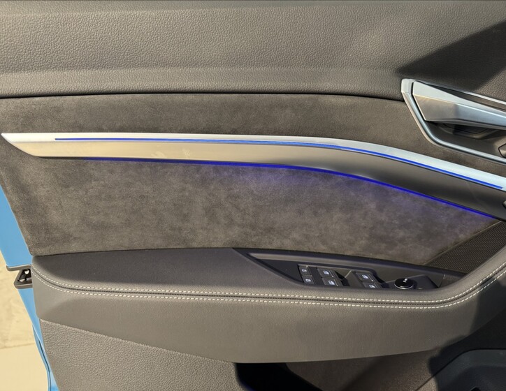 Audi e-tron 16