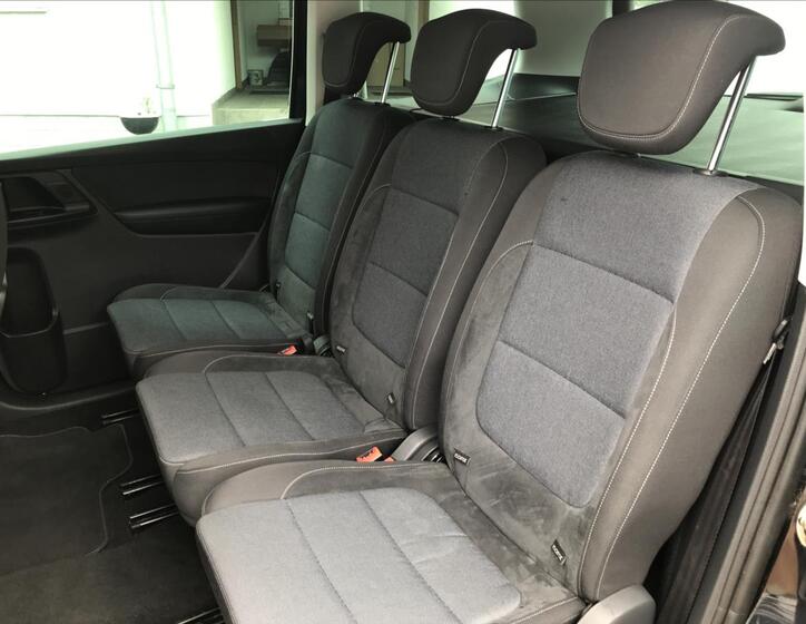 Volkswagen Sharan 9