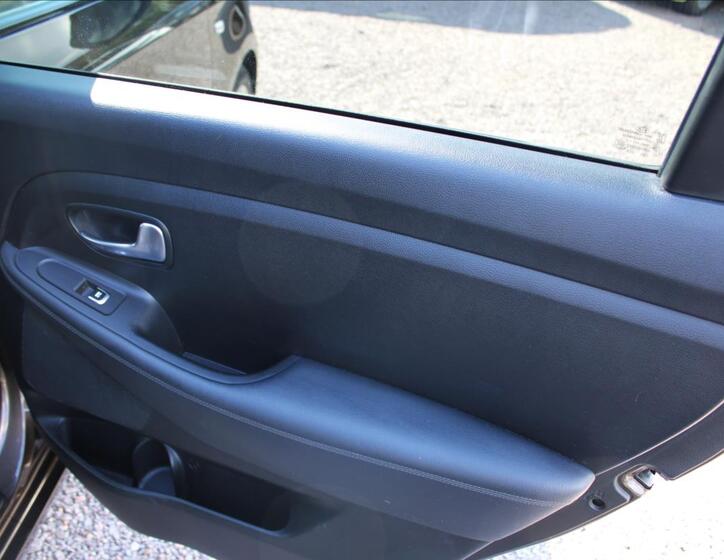 KIA Carens 25